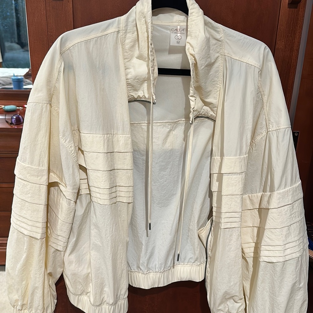 CALIA by Carrie Underwood Women's Crinkle Pleated Jacket
